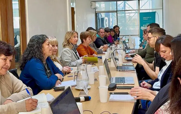 paritaria-abril-696x439