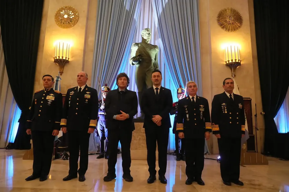 230c69d9-6a8b-4eb4-b3b9-2fa4213cfb25