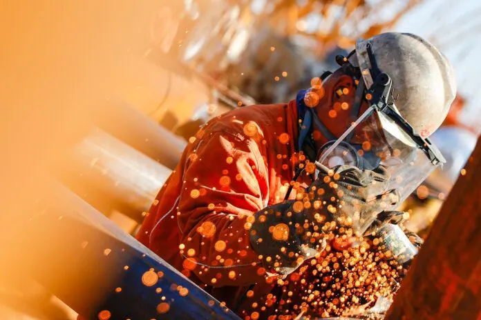 trabajador-industria-696x464 (3)