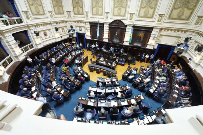 diputados-sesion-696x464